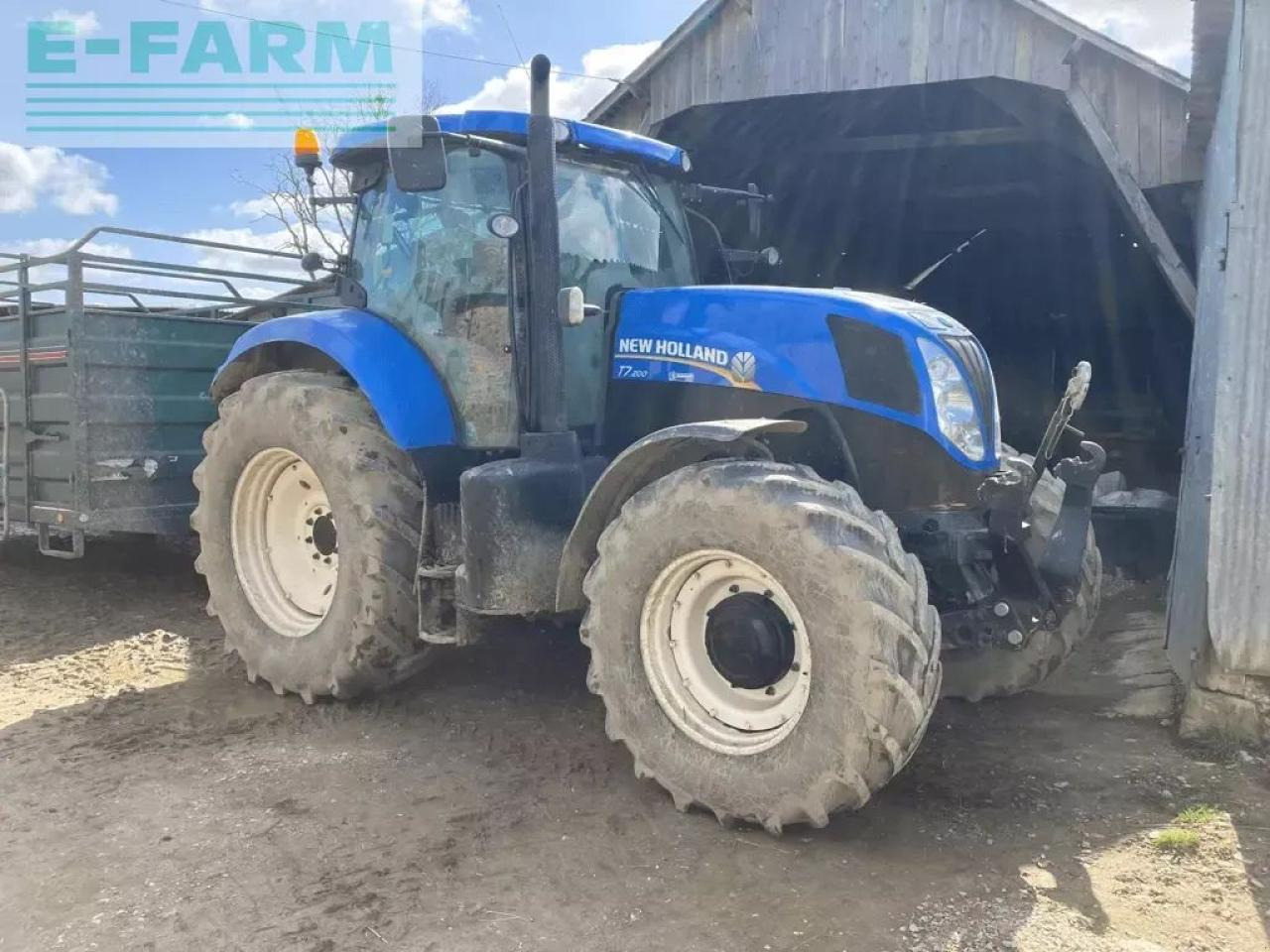 New Holland t7.200 range command swii - Трактор: фото 3 New Holland t7.200 range command swii - Трактор: фото 3