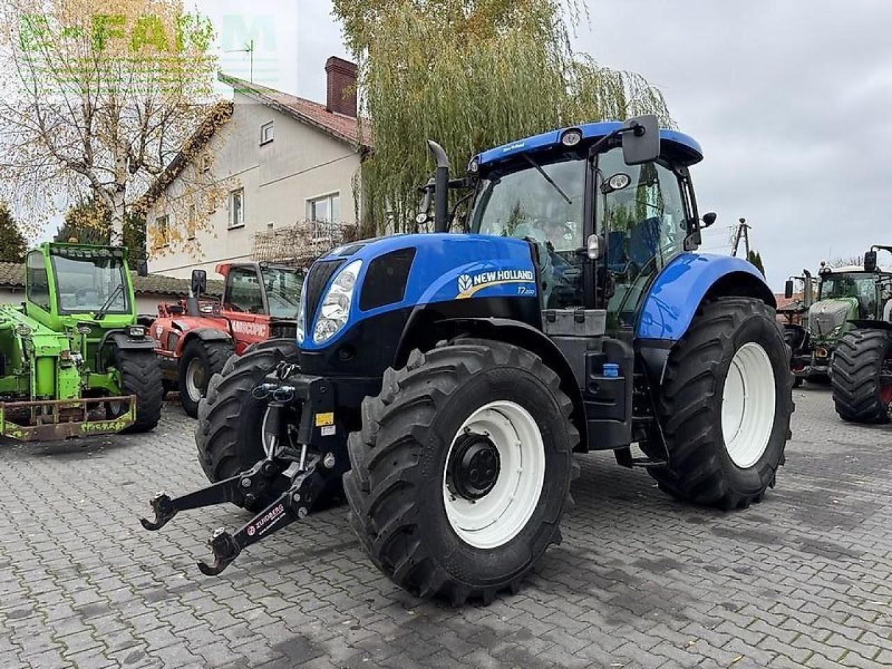 New Holland t7.200 rangecommand - Трактор: фото 1 New Holland t7.200 rangecommand - Трактор: фото 1