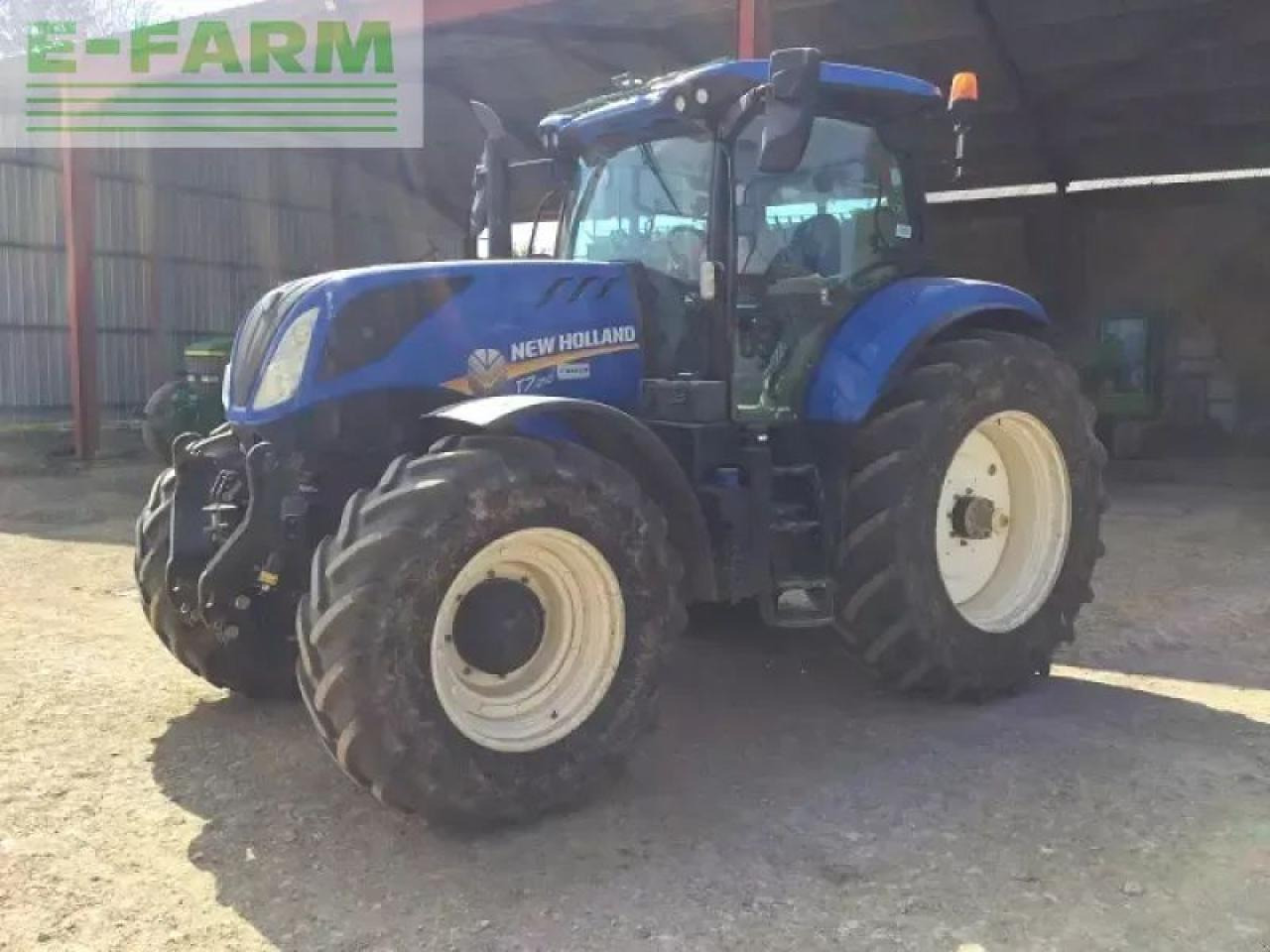 New Holland t7.210 - Трактор: фото 1 New Holland t7.210 - Трактор: фото 1