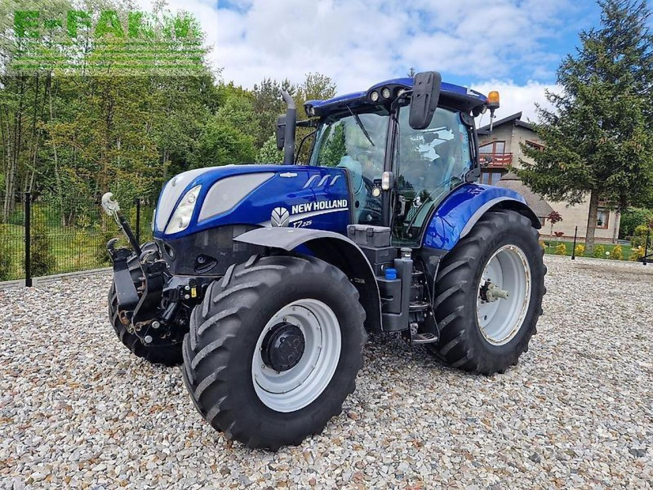 New Holland t7.225 autocommand blue power - Трактор: фото 1 New Holland t7.225 autocommand blue power - Трактор: фото 1