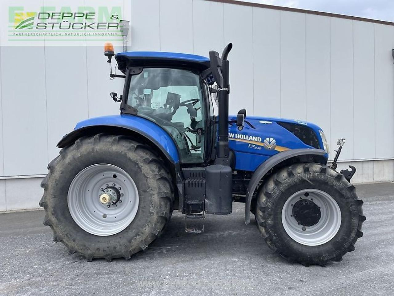 New Holland t7.230 - Трактор: фото 5 New Holland t7.230 - Трактор: фото 5