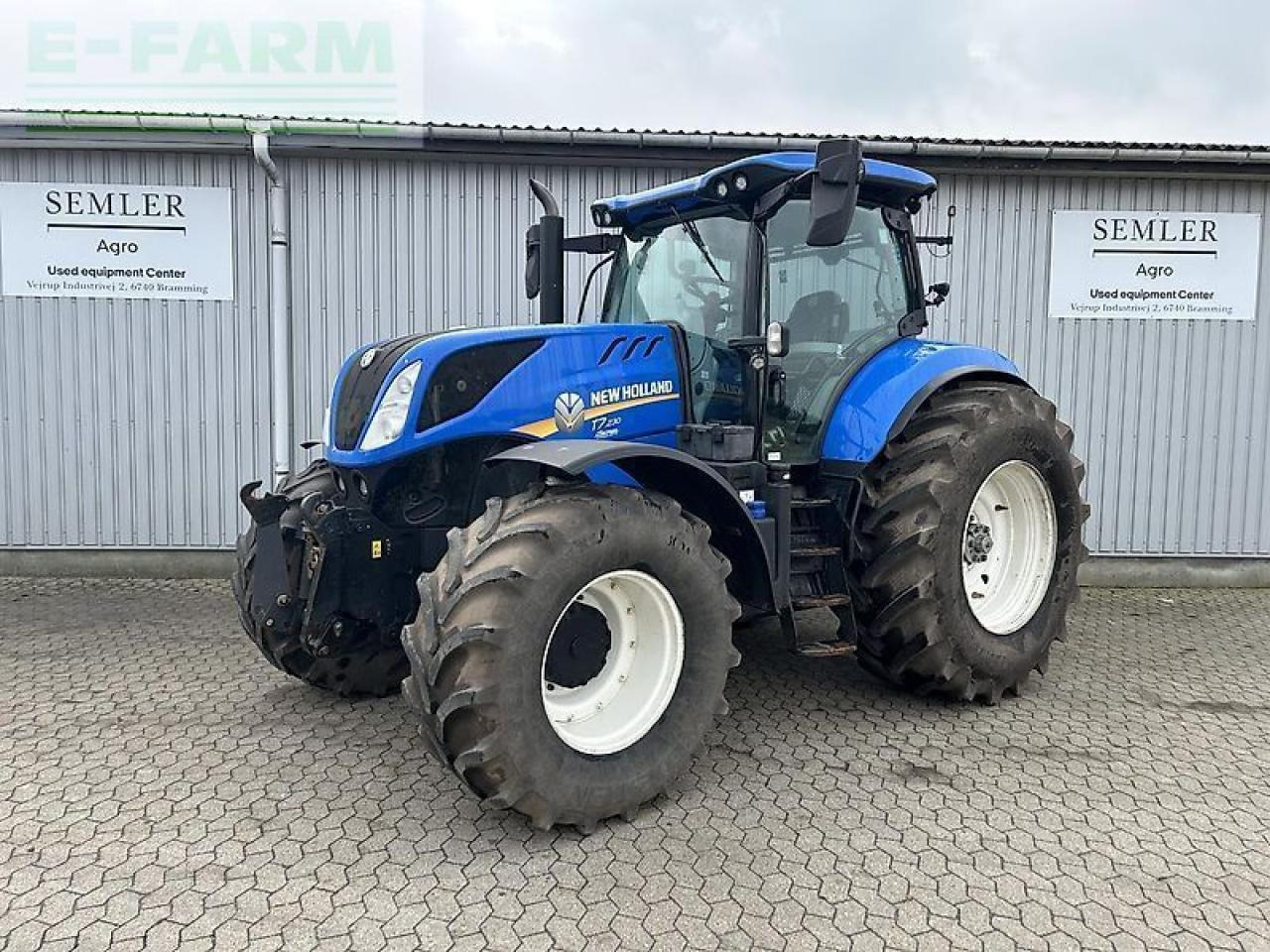 New Holland t7.230 - Трактор: фото 1 New Holland t7.230 - Трактор: фото 1