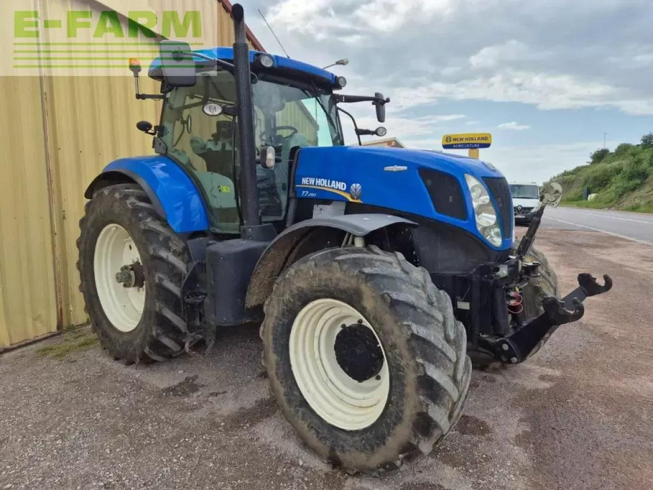 New Holland t7.250 ac - Трактор: фото 2 New Holland t7.250 ac - Трактор: фото 2