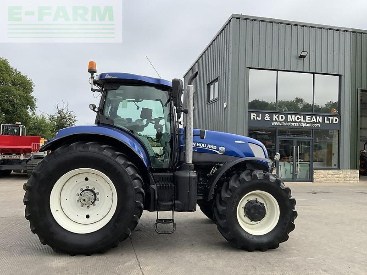 New Holland t7.270 blue power tractor (st23715) - Трактор: фото 1 New Holland t7.270 blue power tractor (st23715) - Трактор: фото 1
