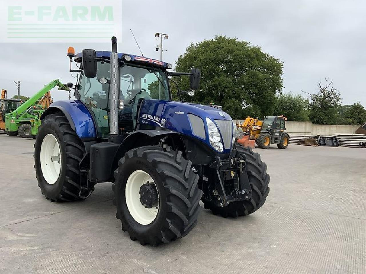 New Holland t7.270 blue power tractor (st23715) - Трактор: фото 1 New Holland t7.270 blue power tractor (st23715) - Трактор: фото 1