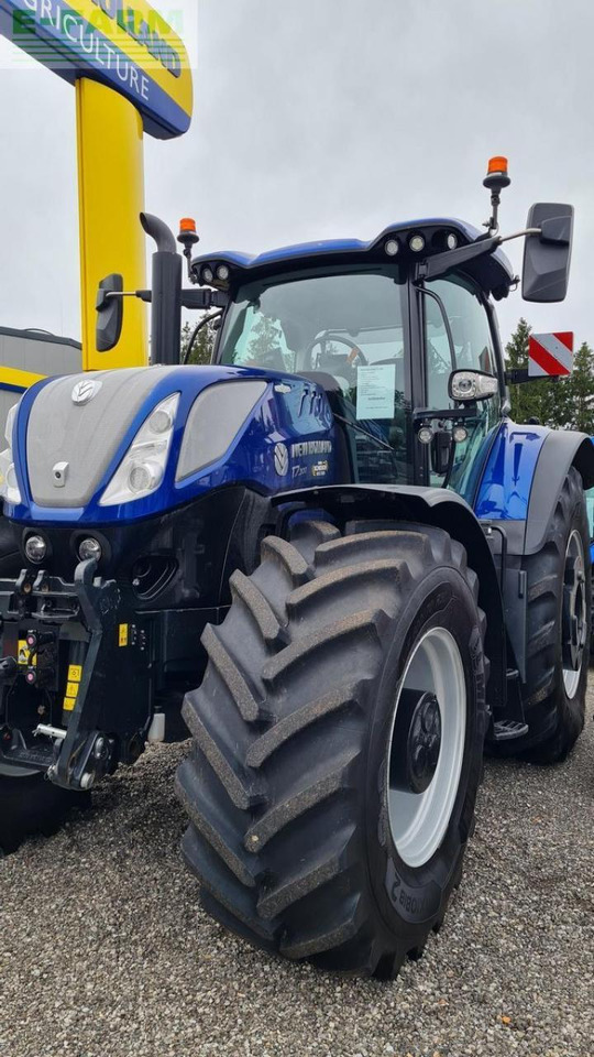 New Holland t7.300auto command - Трактор: фото 3 New Holland t7.300auto command - Трактор: фото 3