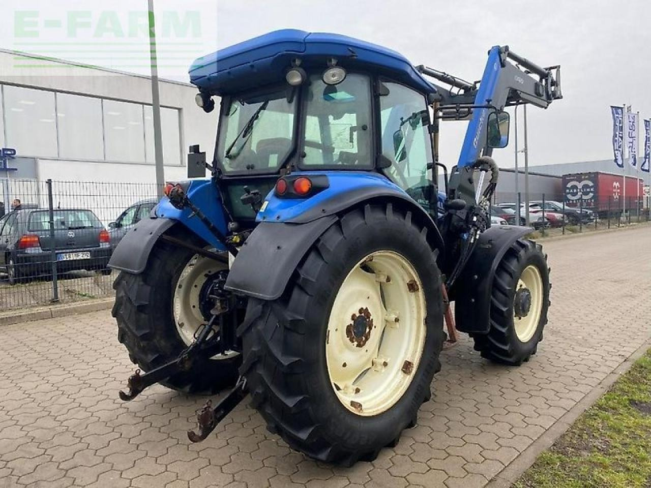 New Holland td5.115 mit frontlader & druckluft - Трактор: фото 4 New Holland td5.115 mit frontlader & druckluft - Трактор: фото 4