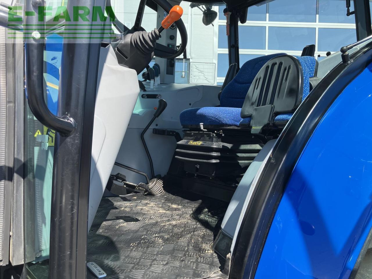 New Holland td5.85 - Трактор: фото 5 New Holland td5.85 - Трактор: фото 5