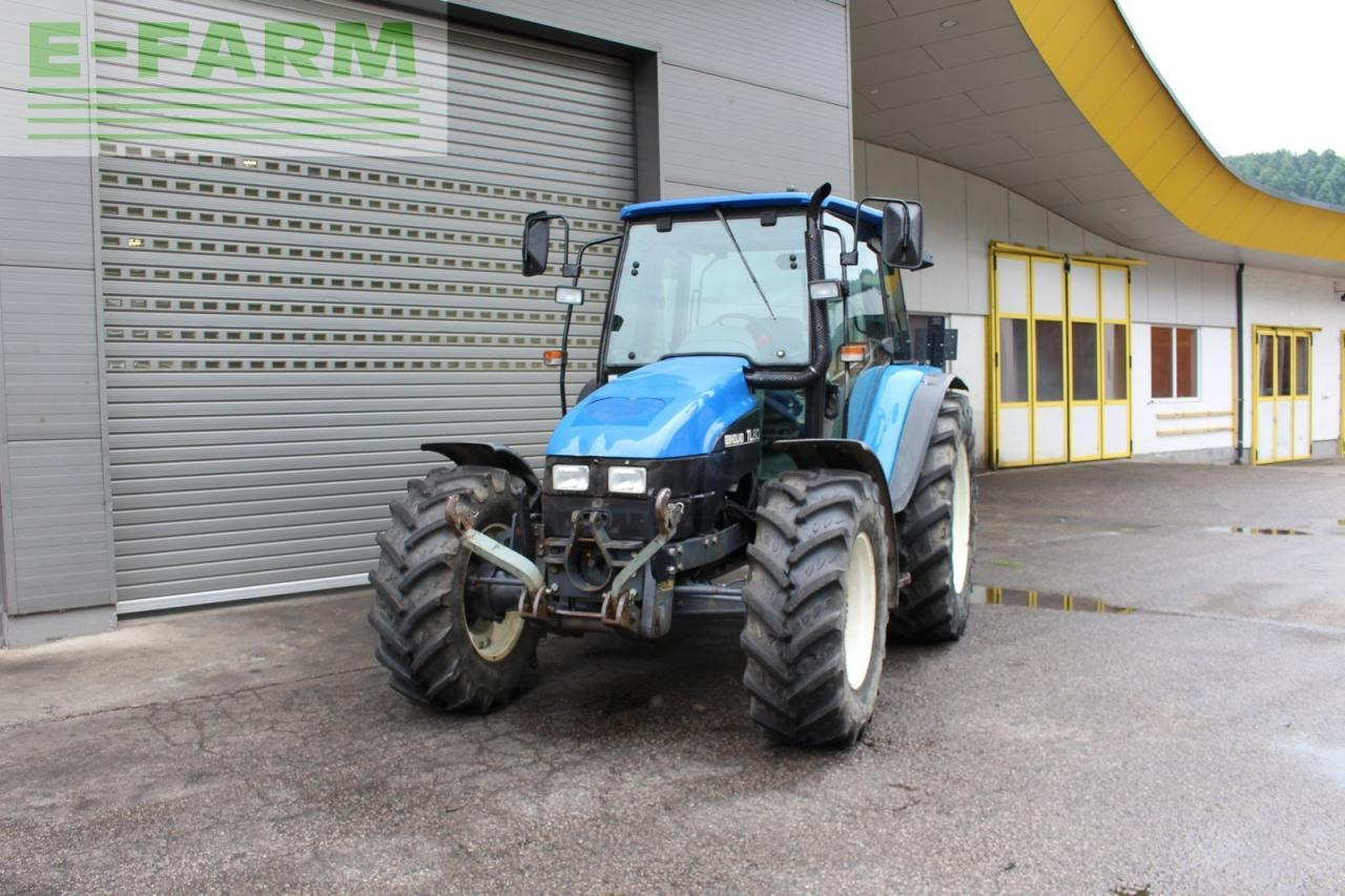 New Holland tl 80 - Трактор: фото 2 New Holland tl 80 - Трактор: фото 2
