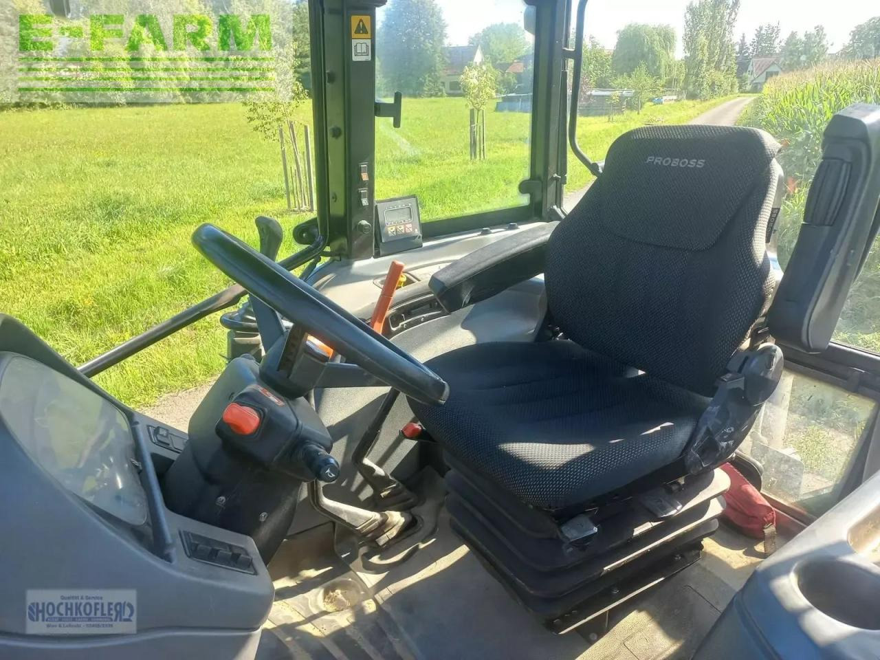 New Holland tl80 (4wd) - Трактор: фото 5 New Holland tl80 (4wd) - Трактор: фото 5