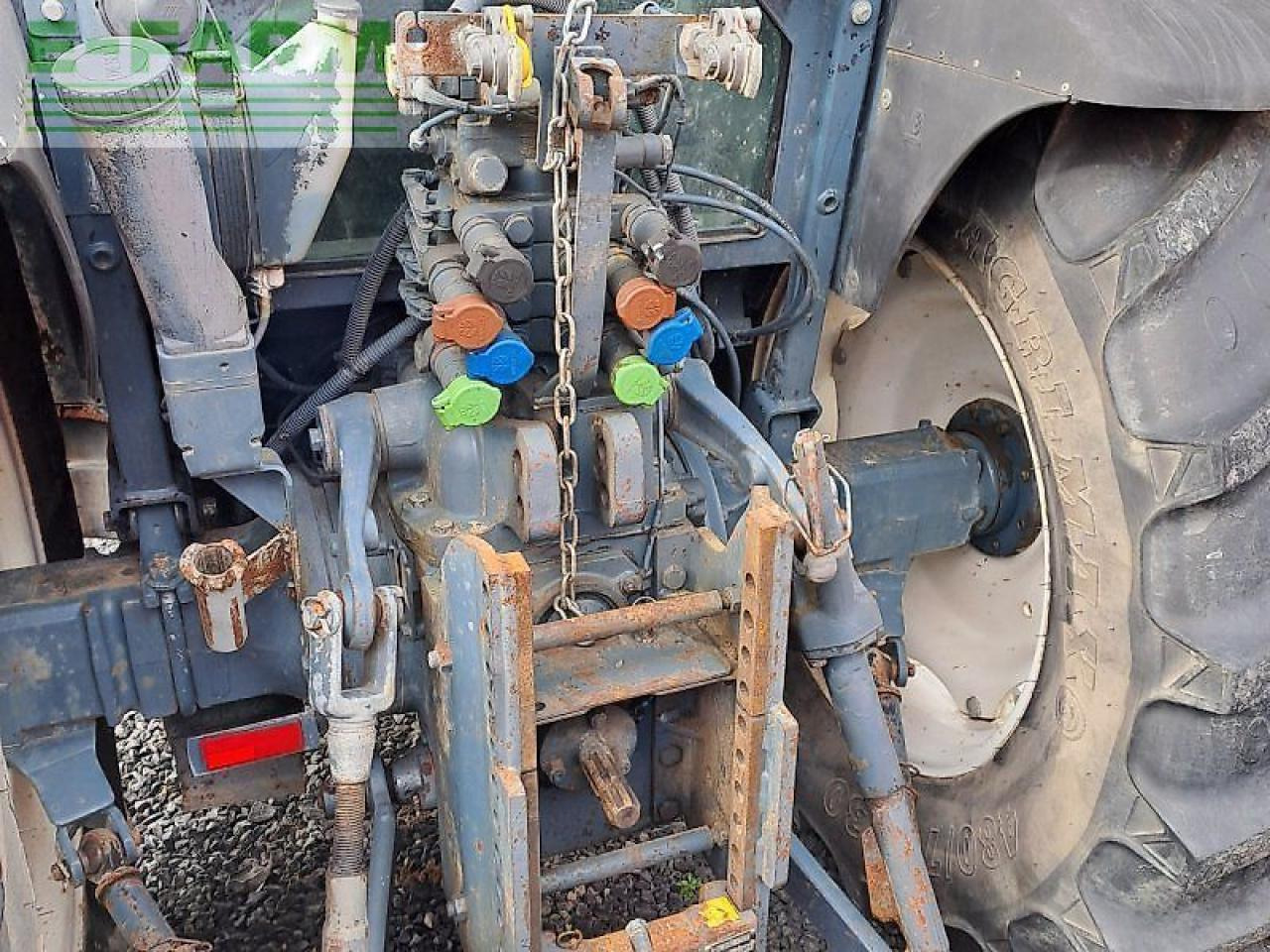 New Holland tn 75 s S - Трактор: фото 4 New Holland tn 75 s S - Трактор: фото 4