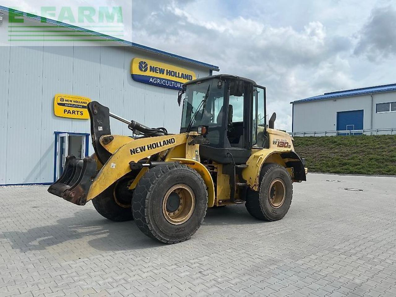 New Holland w 130 b - Мини-экскаватор: фото 1 New Holland w 130 b - Мини-экскаватор: фото 1