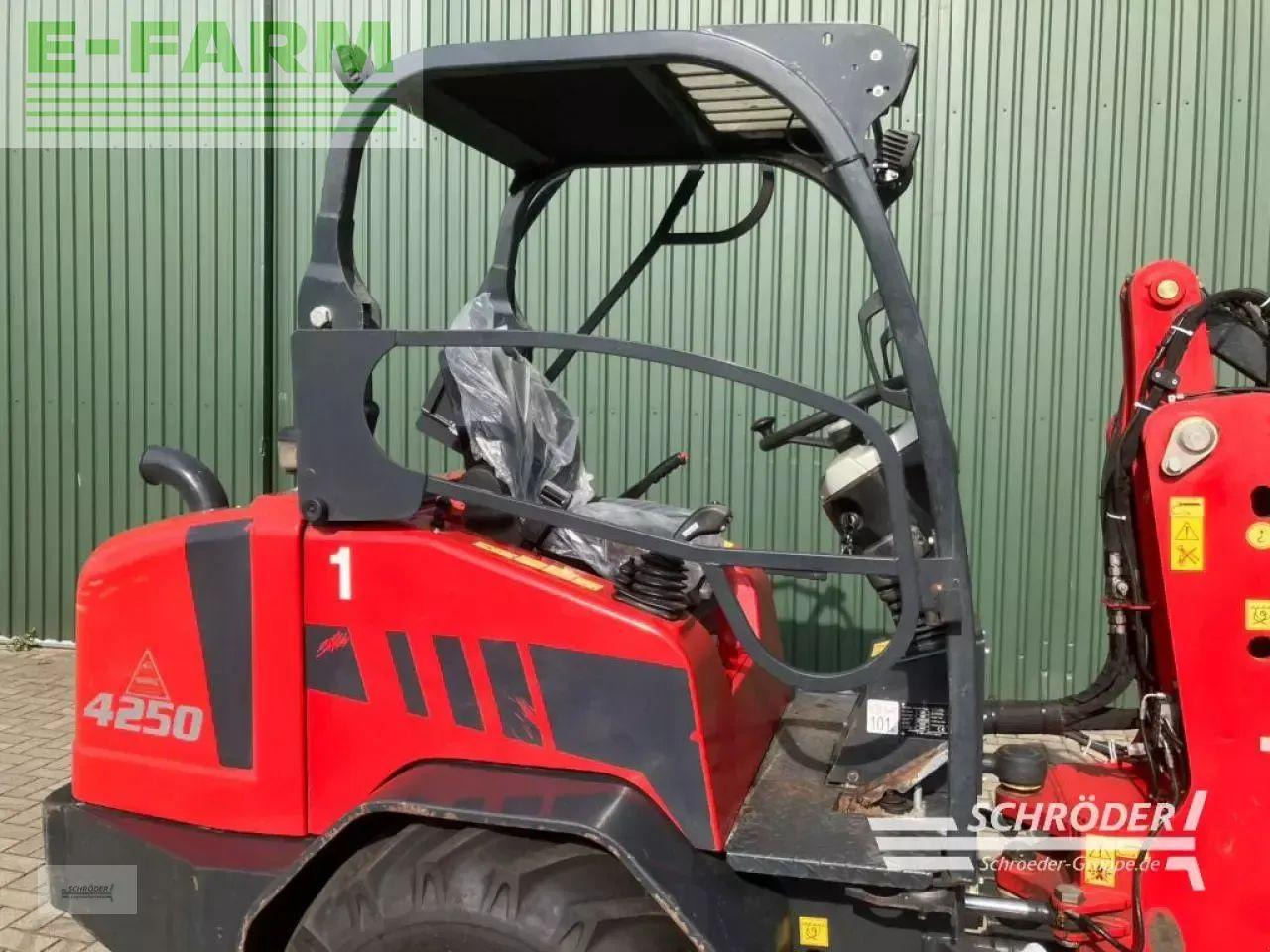 Колёсный погрузчик Schäffer 4250: фото 10