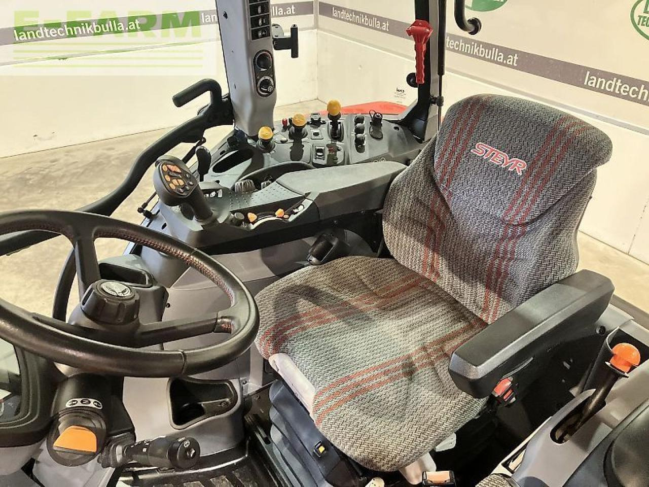 Трактор Steyr 4120 multi (stage v): фото 17