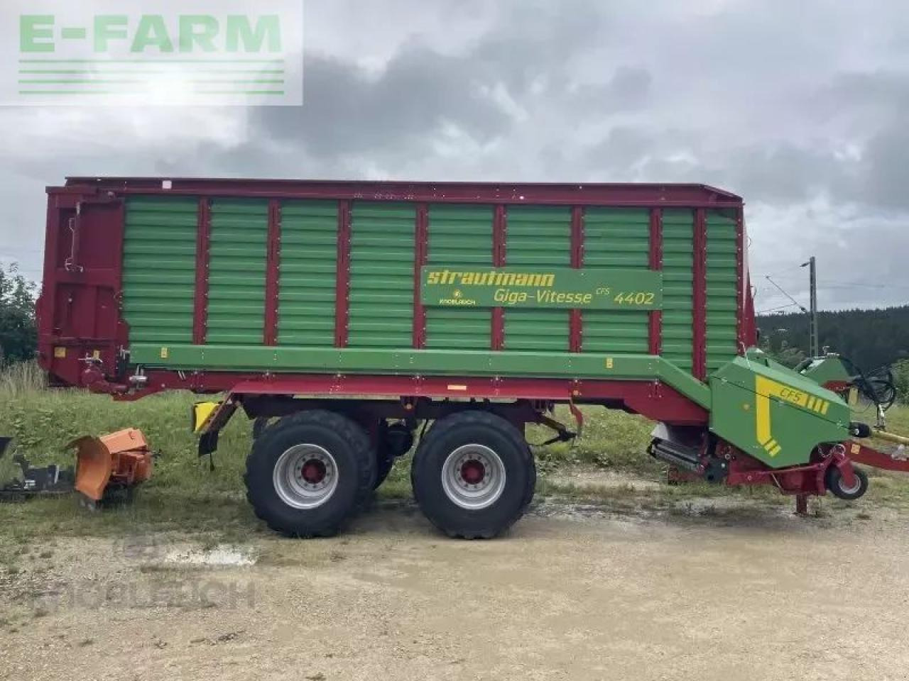 Strautmann giga vitesse cfs 4402 - Самозагружающийся прицеп: фото 2 Strautmann giga vitesse cfs 4402 - Самозагружающийся прицеп: фото 2