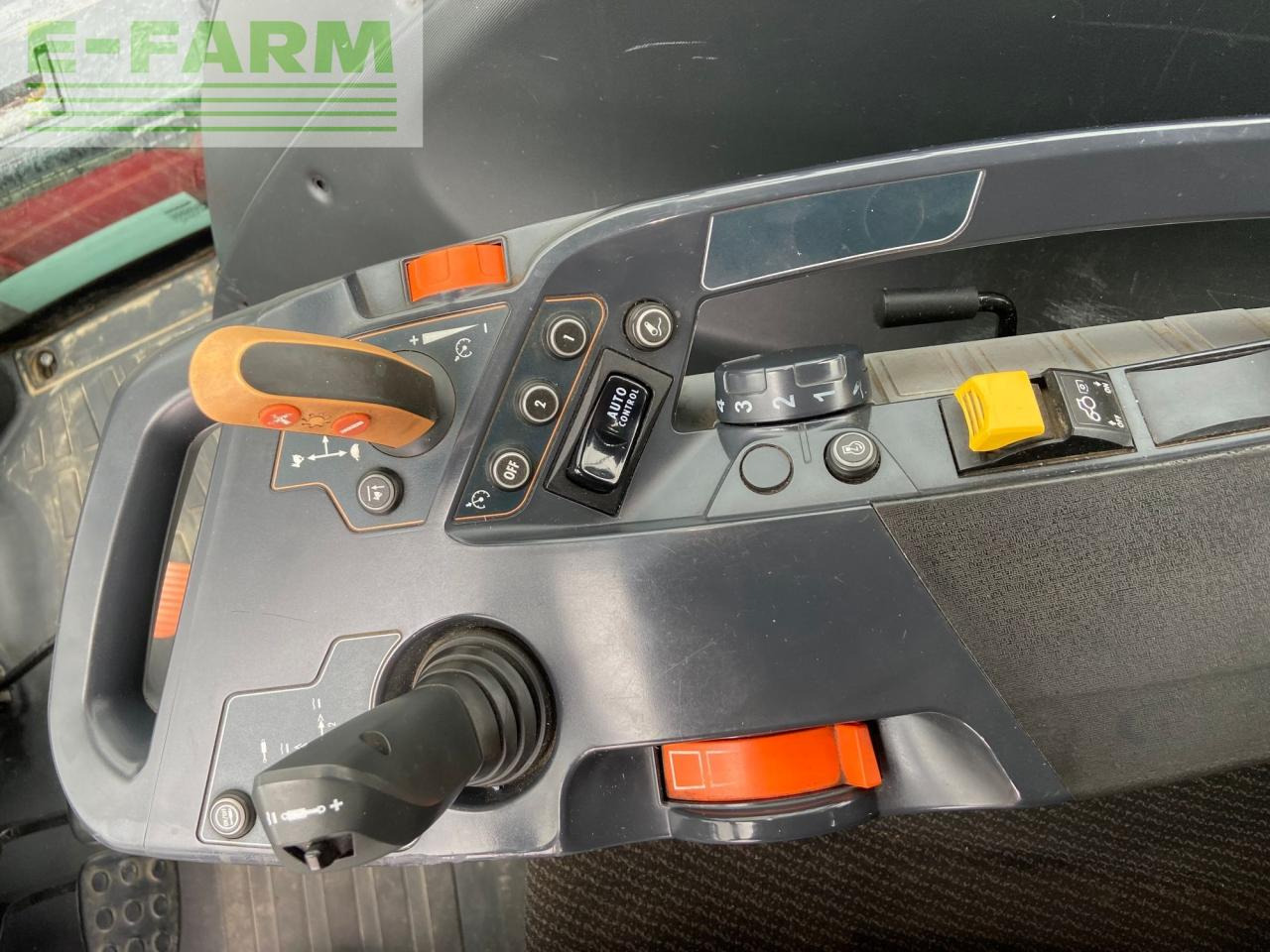 Трактор Valtra T254S: фото 11