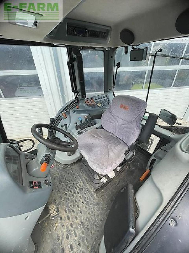 Valtra n123 - Трактор: фото 4 Valtra n123 - Трактор: фото 4