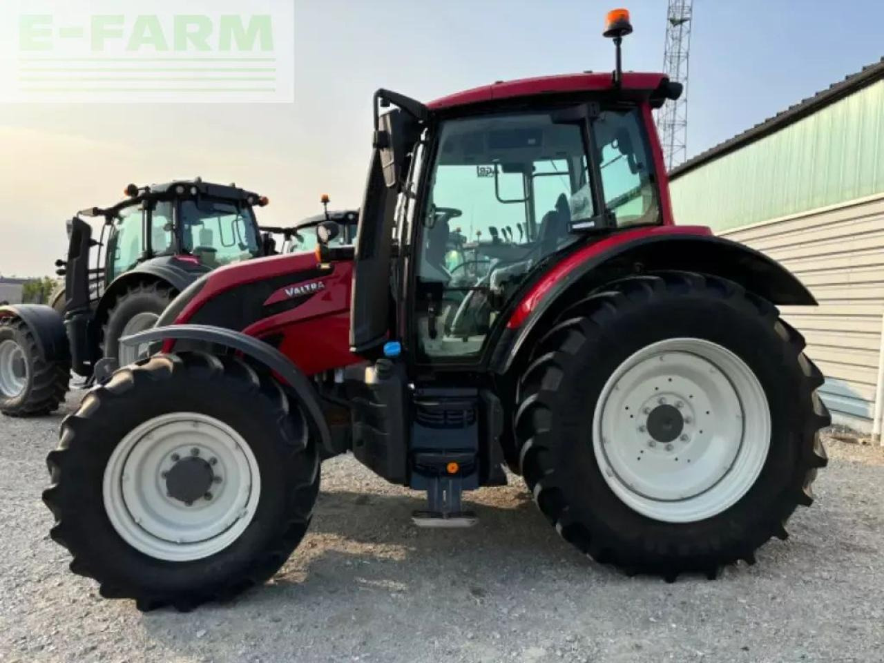 Valtra n135h - Трактор: фото 1 Valtra n135h - Трактор: фото 1