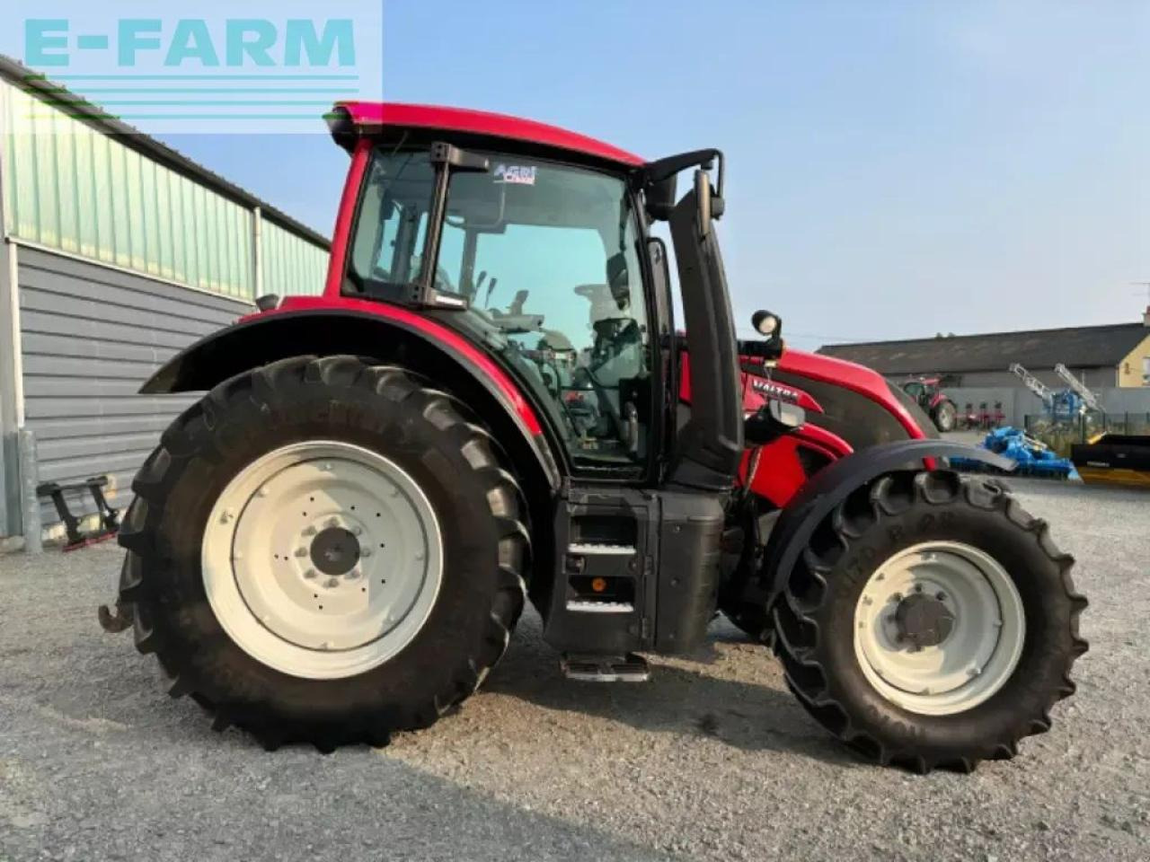Valtra n135h - Трактор: фото 2 Valtra n135h - Трактор: фото 2