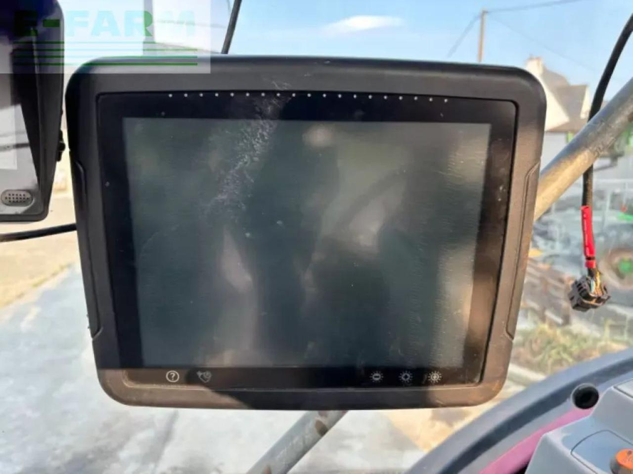 Трактор Valtra t214v: фото 6