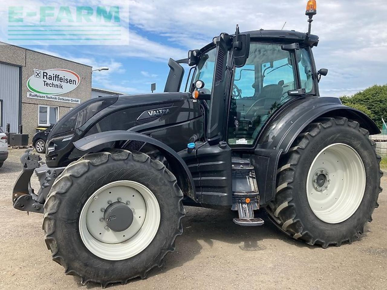 Valtra t254a mr19 - Трактор: фото 1 Valtra t254a mr19 - Трактор: фото 1
