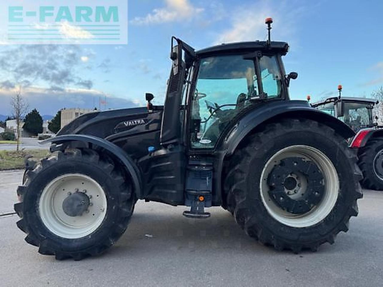 Valtra t254v - Трактор: фото 4 Valtra t254v - Трактор: фото 4