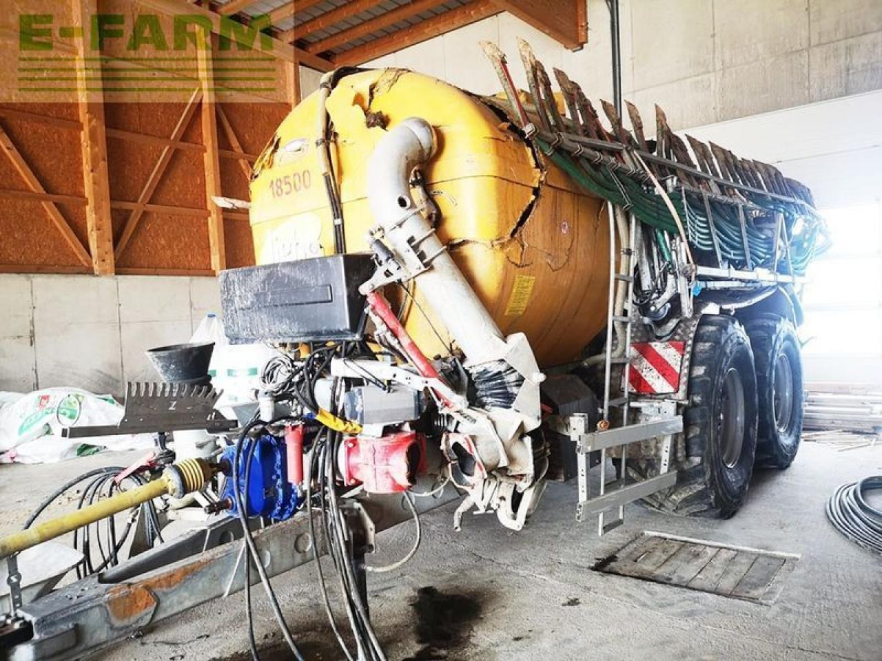 Light 18.500 polyesterfass mit unfallschaden - Цистерна для жидкого навоза: фото 1 Light 18.500 polyesterfass mit unfallschaden - Цистерна для жидкого навоза: фото 1