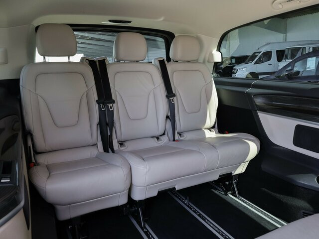 MERCEDES-BENZ EQV 300 Avantgarde Extralang,8Sitze,Leder beige - Микроавтобус, Электробус: фото 4 MERCEDES-BENZ EQV 300 Avantgarde Extralang,8Sitze,Leder beige - Микроавтобус, Электробус: фото 4