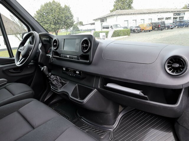MERCEDES-BENZ Sprinter 317 CDI Kasten,L2H2,MBUX,Kamera - Цельнометаллический фургон: фото 4 MERCEDES-BENZ Sprinter 317 CDI Kasten,L2H2,MBUX,Kamera - Цельнометаллический фургон: фото 4