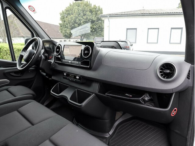 MERCEDES-BENZ Sprinter 317 CDI,L2H2,Automatik,Kamera,LED - Цельнометаллический фургон: фото 4 MERCEDES-BENZ Sprinter 317 CDI,L2H2,Automatik,Kamera,LED - Цельнометаллический фургон: фото 4