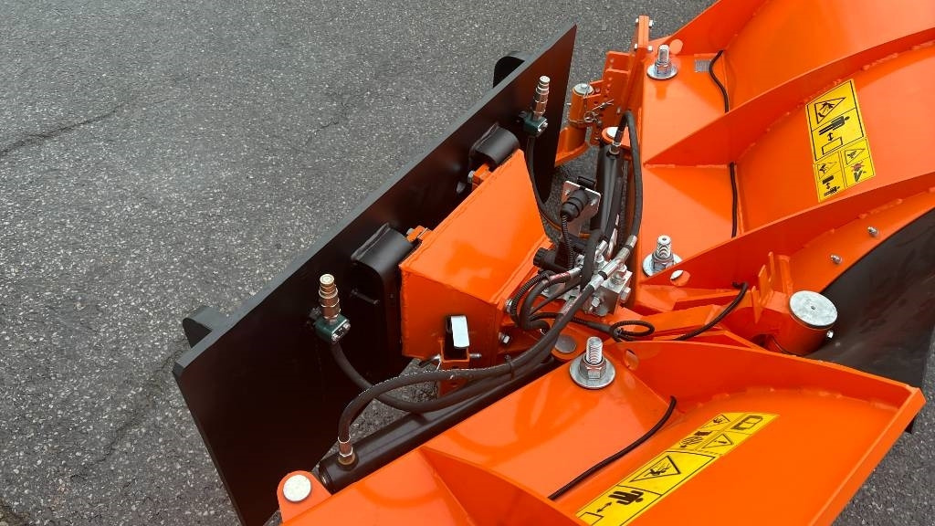 Schneeschild Planierschild hydraulisch 4-Wege PU-2 - Отвал для снега для Сельскохозяйственной техники: фото 3 Schneeschild Planierschild hydraulisch 4-Wege PU-2 - Отвал для снега для Сельскохозяйственной техники: фото 3