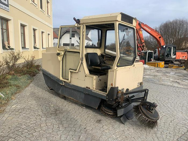 Amros 1250 Kehrmaschine - Подметально-уборочная машина: фото 2 Amros 1250 Kehrmaschine - Подметально-уборочная машина: фото 2