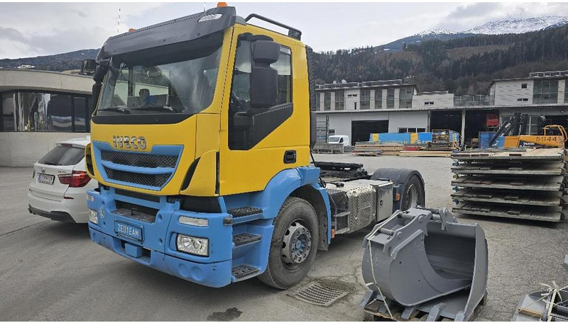 Iveco Strallis 4x2 Sattelzugmaschine mit Kipphydraulik - Грузовик-контейнеровоз/ Сменный кузов: фото 1 Iveco Strallis 4x2 Sattelzugmaschine mit Kipphydraulik - Грузовик-контейнеровоз/ Сменный кузов: фото 1