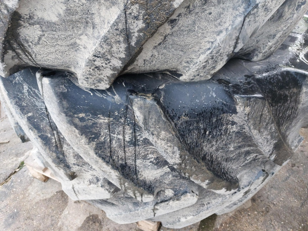 Continental 900/60R38 750/55R30 John Deere 8335R 8430 8530 - Шины и диски: фото 2 Continental 900/60R38 750/55R30 John Deere 8335R 8430 8530 - Шины и диски: фото 2