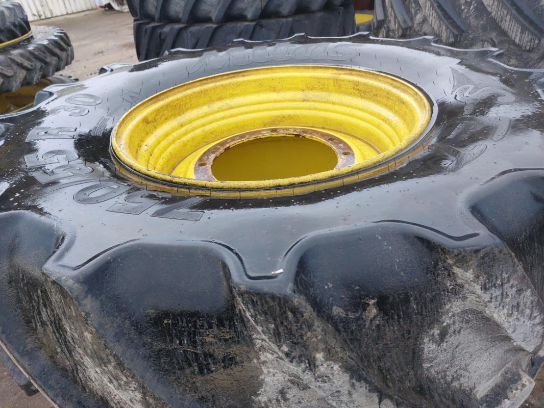 Continental 900/60R38 750/55R30 John Deere 8335R 8430 8530 - Шины и диски: фото 4 Continental 900/60R38 750/55R30 John Deere 8335R 8430 8530 - Шины и диски: фото 4