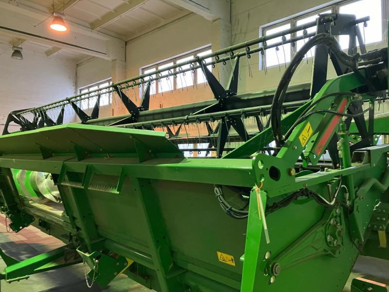 John Deere T560 mit 622R Schneidwerk - Зерноуборочный комбайн: фото 3 John Deere T560 mit 622R Schneidwerk - Зерноуборочный комбайн: фото 3