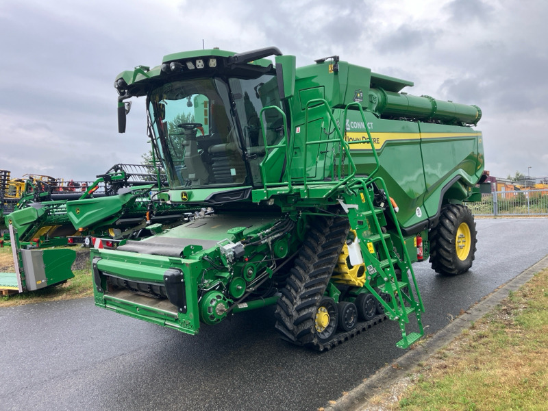 John Deere X9 1100 - Зерноуборочный комбайн: фото 1 John Deere X9 1100 - Зерноуборочный комбайн: фото 1