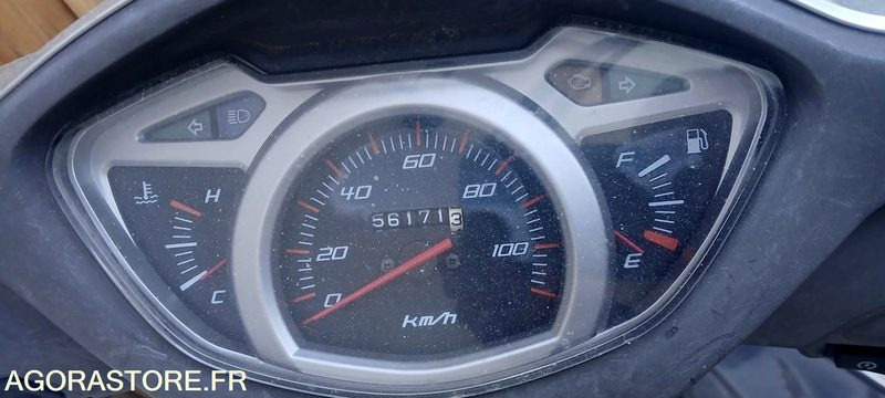 110 HONDA LEAD AVEC CARTE GRISE ET DA - Мотоцикл: фото 3 110 HONDA LEAD AVEC CARTE GRISE ET DA - Мотоцикл: фото 3