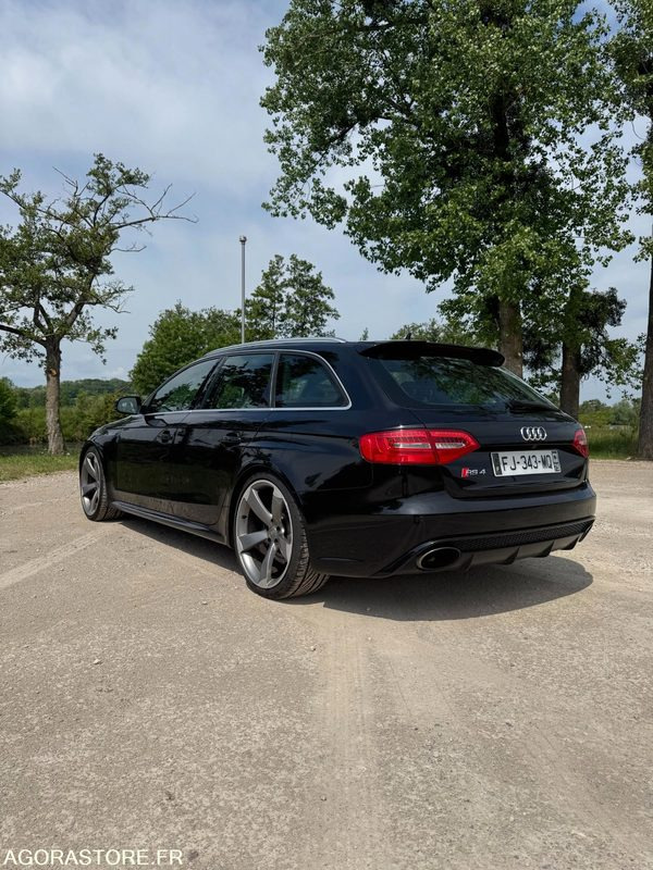 AUDI A4 RS4 - 2013 - 155 000KM - Легковой автомобиль: фото 3 AUDI A4 RS4 - 2013 - 155 000KM - Легковой автомобиль: фото 3