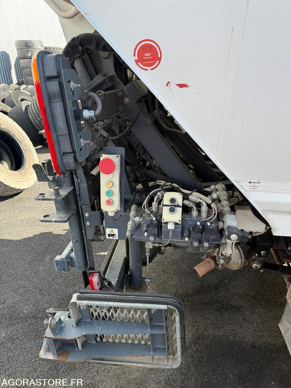 BOM 7.5T - 2020 - 60008 KMS - Мусоровоз: фото 4 BOM 7.5T - 2020 - 60008 KMS - Мусоровоз: фото 4