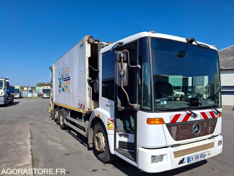 BOM Mercedes Econic 2013 240330 kms - Мусоровоз: фото 1 BOM Mercedes Econic 2013 240330 kms - Мусоровоз: фото 1