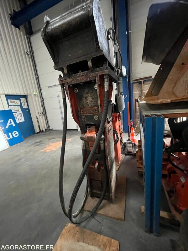 BRH NPK GH-7A 2012 - Гидромолот: фото 2 BRH NPK GH-7A 2012 - Гидромолот: фото 2