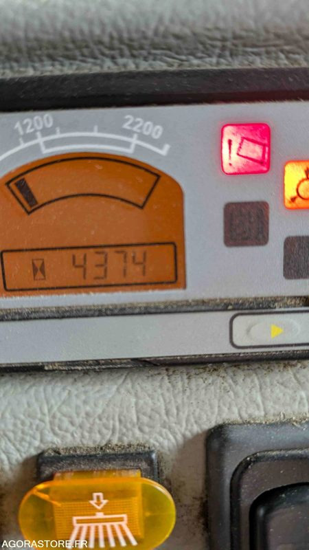 Balayeuse de voirie - Подметально-уборочная машина: фото 5 Balayeuse de voirie - Подметально-уборочная машина: фото 5