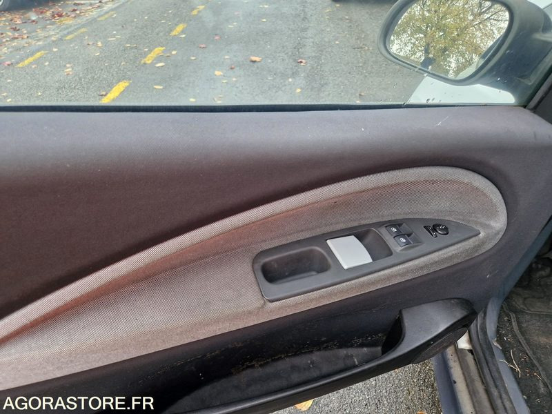 Bollore Bluecar - 75728 -2012- CC616JJ - Легковой автомобиль: фото 5 Bollore Bluecar - 75728 -2012- CC616JJ - Легковой автомобиль: фото 5