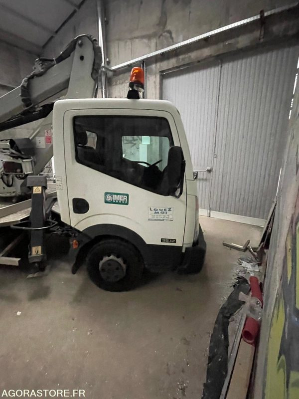 CAMION NACELLE NISSAN IMER P18T12 28740 KM 2015 - Грузовик с подъемником: фото 5 CAMION NACELLE NISSAN IMER P18T12 28740 KM 2015 - Грузовик с подъемником: фото 5