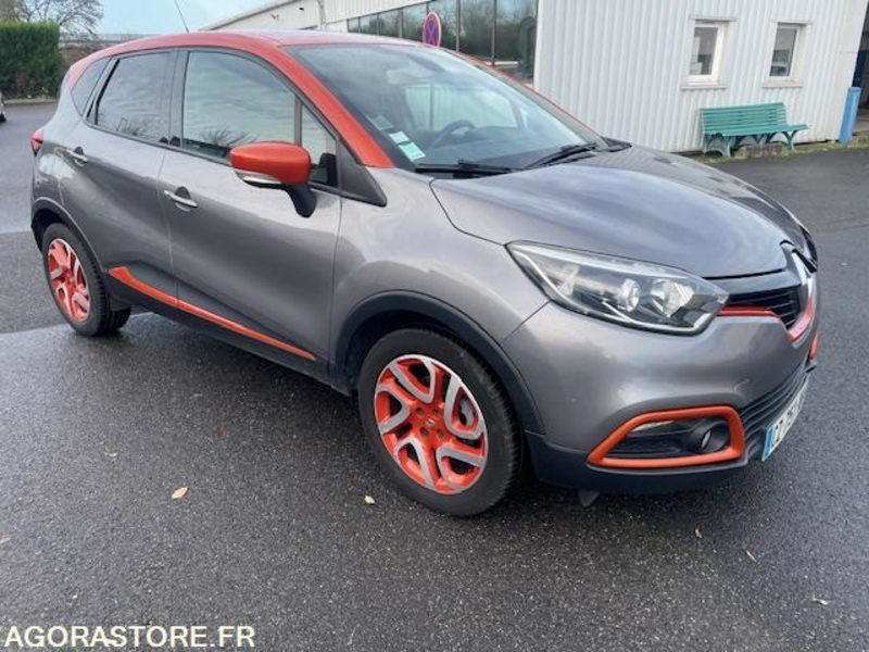 CAPTUR INTENS Tce 120cv EDC- 09/2013- 174250KM - Внедорожник: фото 4 CAPTUR INTENS Tce 120cv EDC- 09/2013- 174250KM - Внедорожник: фото 4