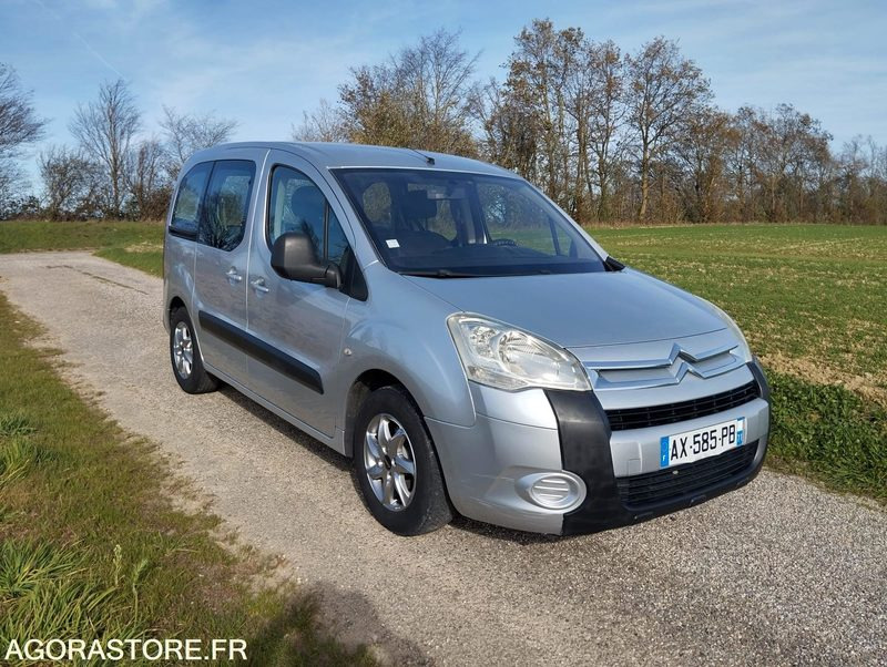 CITROEN BERLINGO COMBISPACE 1.6 HDI 110 DIESEL - 5 PLACES - ANNÉE 2009 - Легковой автомобиль: фото 2 CITROEN BERLINGO COMBISPACE 1.6 HDI 110 DIESEL - 5 PLACES - ANNÉE 2009 - Легковой автомобиль: фото 2