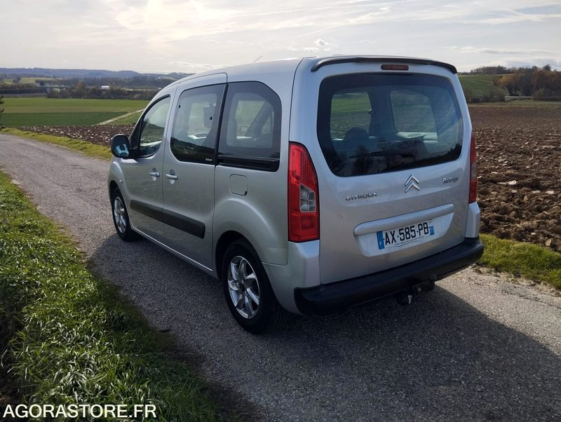 CITROEN BERLINGO COMBISPACE 1.6 HDI 110 DIESEL - 5 PLACES - ANNÉE 2009 - Легковой автомобиль: фото 5 CITROEN BERLINGO COMBISPACE 1.6 HDI 110 DIESEL - 5 PLACES - ANNÉE 2009 - Легковой автомобиль: фото 5