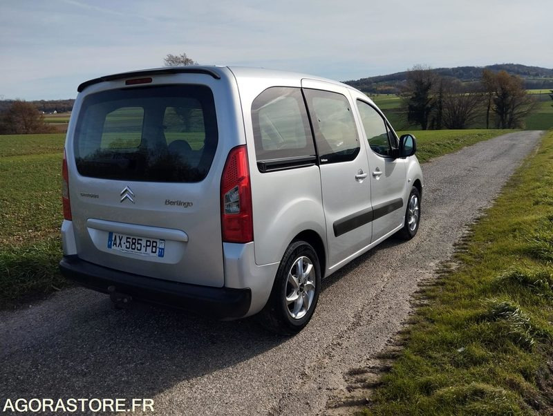 CITROEN BERLINGO COMBISPACE 1.6 HDI 110 DIESEL - 5 PLACES - ANNÉE 2009 - Легковой автомобиль: фото 4 CITROEN BERLINGO COMBISPACE 1.6 HDI 110 DIESEL - 5 PLACES - ANNÉE 2009 - Легковой автомобиль: фото 4