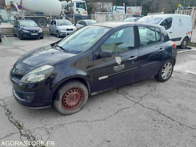 CLIO Initiale DCI 105 ch - Легковой автомобиль: фото 1 CLIO Initiale DCI 105 ch - Легковой автомобиль: фото 1